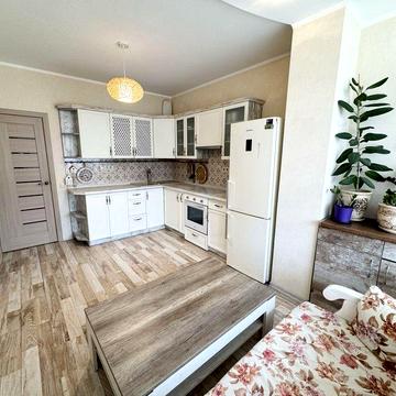 Без%. Продажа 3 к квартири, з ремонтом, вул. Петра  Григоренко, 1 б.