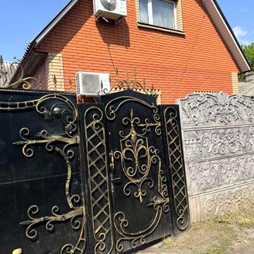 Продам 2-х поверховий будинок м.Конотоп