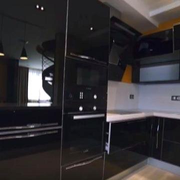 Сдам 3-х кв в центре с АО. -можно для 3 - 5  мужчин и можно на 1 мес+