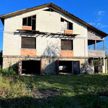 Будинок в гарному місці в Сінгурах