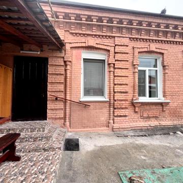 Здається частина будинку в Центрі