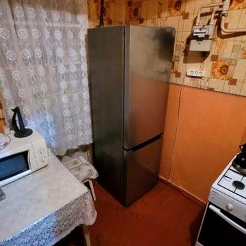 Продам 2 к. кв. ул. Москалёвская, ост. ул. Валерьяновская