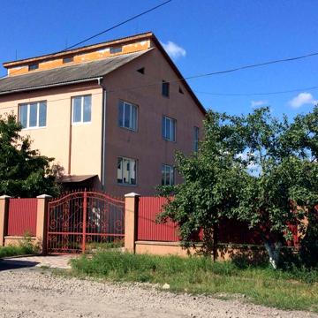 Оренда  великого будинку можливо під комерцію