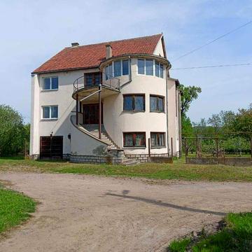 Продається 3х поверховий будинок поблизу м.Берегове (Закарпатська обл)