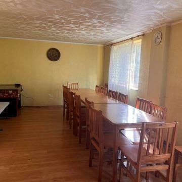 Продається будинок, мини-готель   у горах Закарпаття , внизу ріка