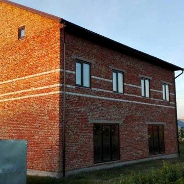 Продам котедж на дві сім’ї