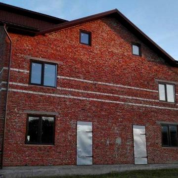 Продам котедж на дві сім’ї