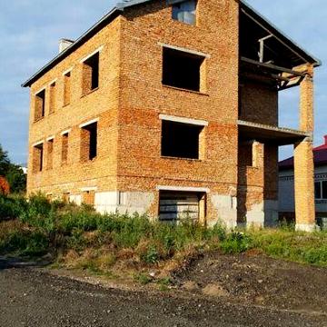Продам будинок сирий у м. Зборів