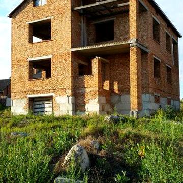 Продам будинок сирий у м. Зборів