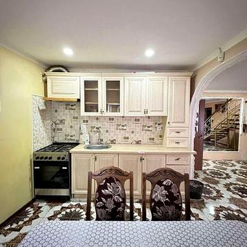 Оренда 2 поверхового будинку