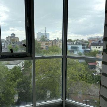 Продам 1кімнатна квартира в центрі 920$ за кв.м