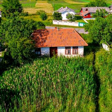Ділянка з будинком в с.Коршів.