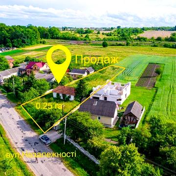 Ділянка з будинком в с.Коршів.