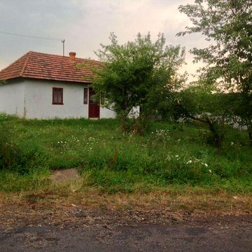Ділянка з будинком в с.Коршів.