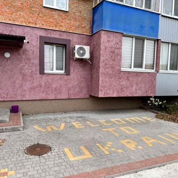 Продам квартиру з меблями можливо без меблів та техніки