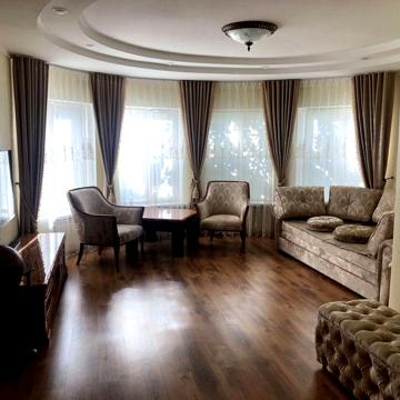 Двокімнатна квартира в центрі з авторським ремонтом