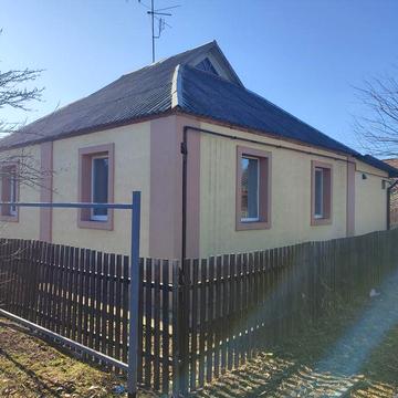 Продам гарний будинок, з сучасним ремонтом на березі річки Ворскла!