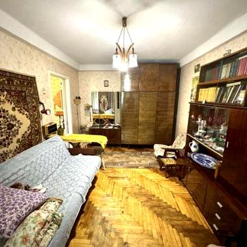 Продаётся 1 ком. кв по ул. Чумаченко 8 на Космосе!