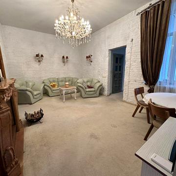 Здається будинок Центр Університет