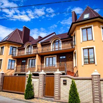 Елітний Будинок в Чернівцях, Центр, Роша