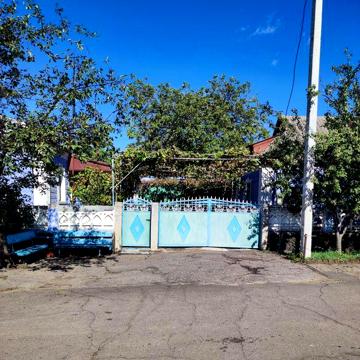 Продається будинок в смт Костянтинівка