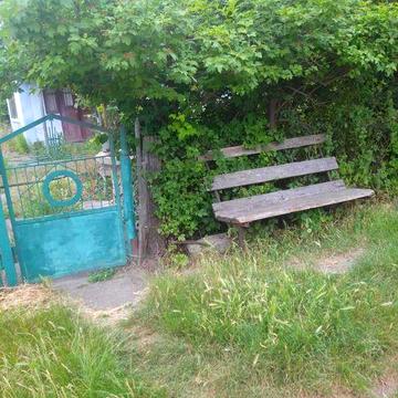 Житловий будинок із земельною ділянкою в селі Берізки