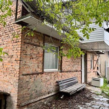 Продаж земельної ділянки з будинком