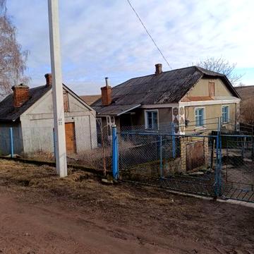 Будинок біля Нововолинська із землею під забудову