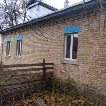 Продається будинок з комунікаціями на 60 сотках ,можлива розстрочка.
