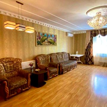 Довготривала оренда великого будинку , Старе  Місто.