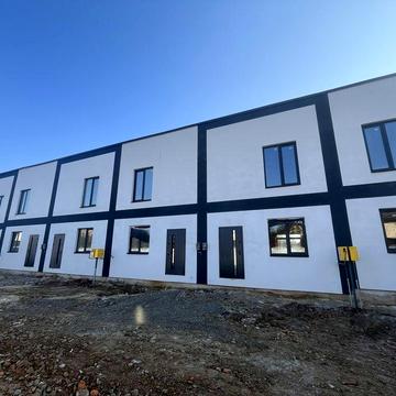 Продаж 2 поверхового таунхаусу, в чистовому стані.