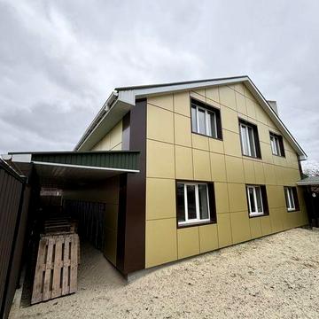 Продається великий будинок