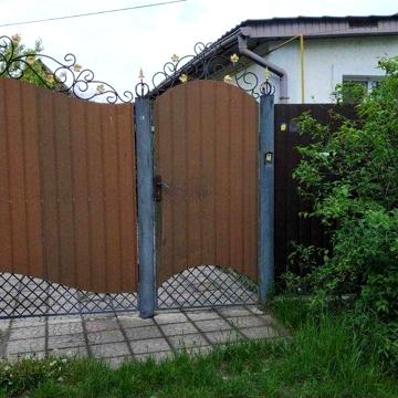 Продається будинок в центрі міста