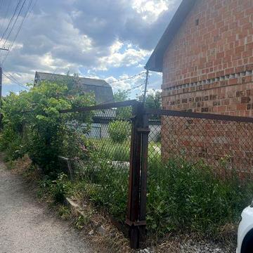 Дачна ділянка з будиночком