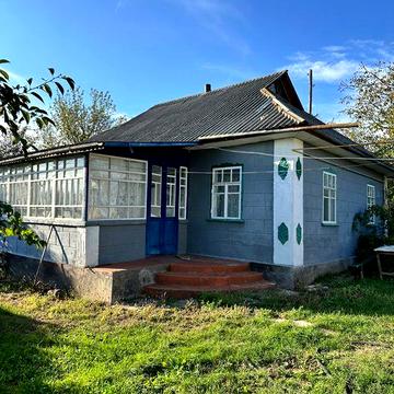 Продається будинок, земельною ділянкою 60 соток