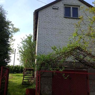 Дачний будинок з земельною ділянкою