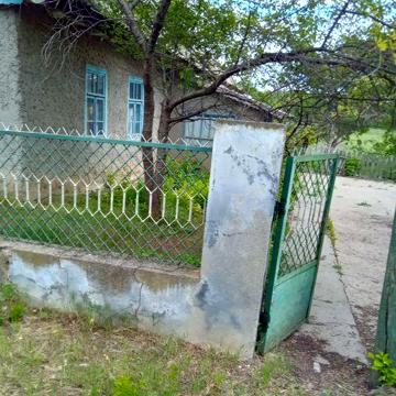 Будинок в селі , гарне місце цікавить обмін на авто