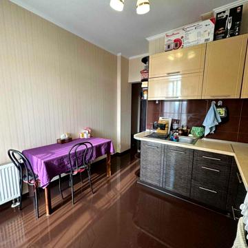 Регенераторна вул., 1