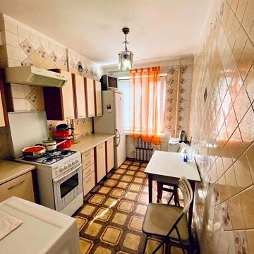 Довгострокова оренда 3к Квартира Мандриківська вулиця