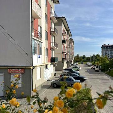 Продаж 2-рівневої квартири , в с.Ременев.