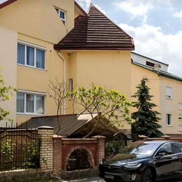 Продаж будинку Брюховичі