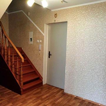 Продам 3 кімнатну дворівневу квартиру , у цегляному будинку