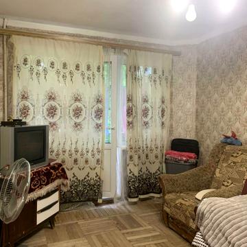 Космонавтів вул., 58