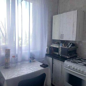 Продам хорошую реальную 1 к   район Горизонт . С мебелью  и техникой