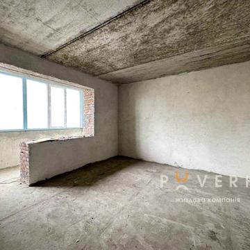 Простора 3-кімнатна квартира в центрі Івано-Франківська — 89,5 м²