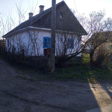 Будинок з земельною ділянкою
