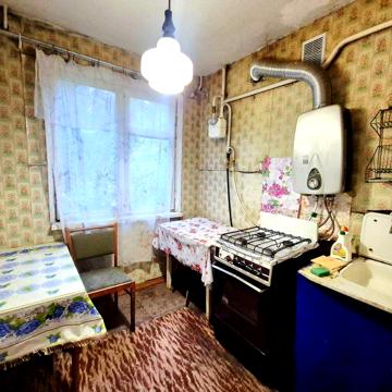 Здається 1-но кім кв Польова БЕЗ холодильника та пралки !