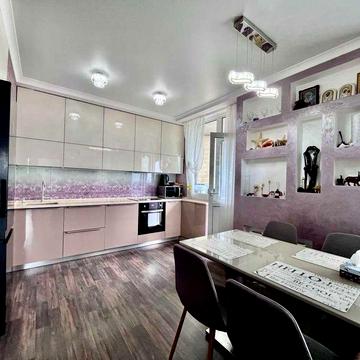 ПРОДАЖ великої 2-кімнатної квартири в Центрі міста (р-н Градецький)