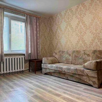 Снимите квартиру на Победе-5, Героев, 4, Варус