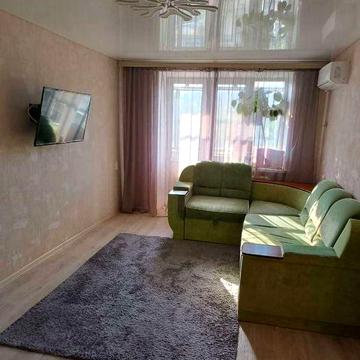 Сдам просторную, квартиру по проспекте Б. Хмельницкого ПРАВЫЙ БЕРЕГ